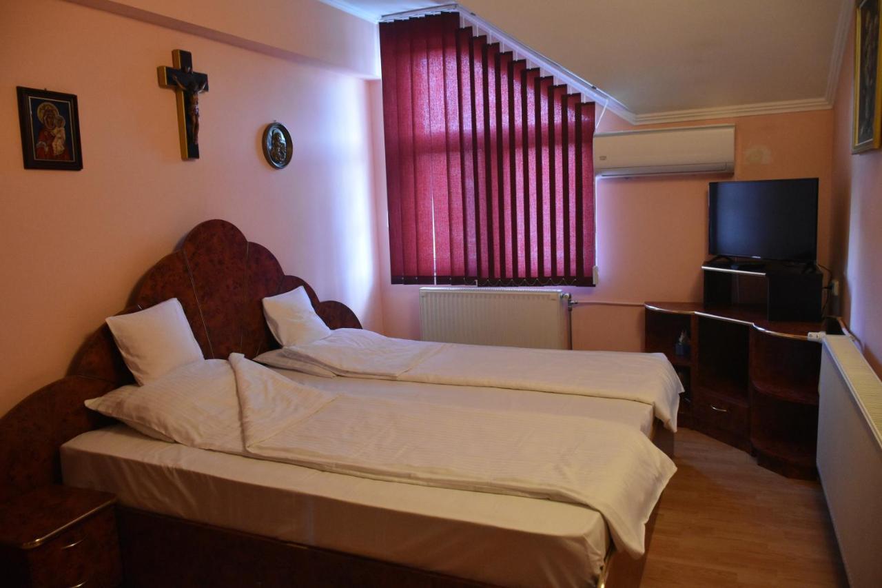 Vila Angela Felix Hotell Sînmartin Exteriör bild